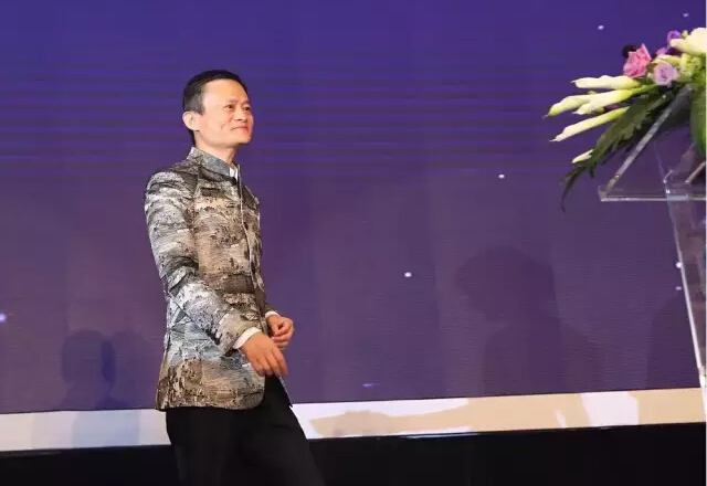 阿里巴巴集团董事局主席,长江商学院ceo班首期校友马云