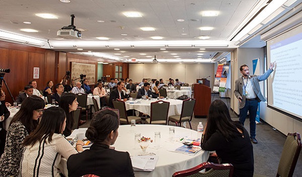 https://english.ckgsb.edu.cn/sites/default/files/images/CIIC%20Audience%202.jpg
